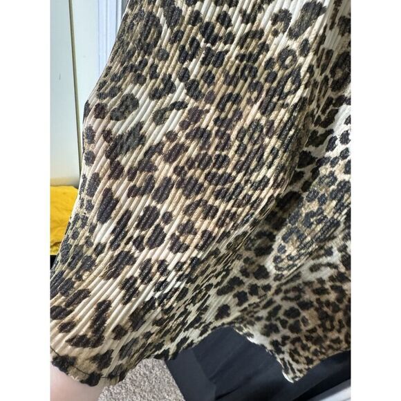 LOVE X DESIGN Womens Blouse Top Cheetah Foil Print Ruffle Collar Sleeve Plus 3X - Picture 5 of 8